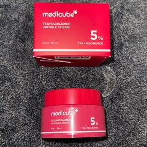 Medicube TXA Niacinamide Capsule Cream.